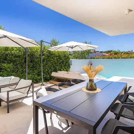 Vakantiehuis Luxurious In Pula