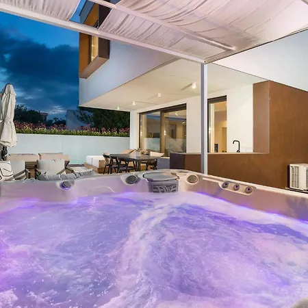 Ferienhaus Luxurious In
