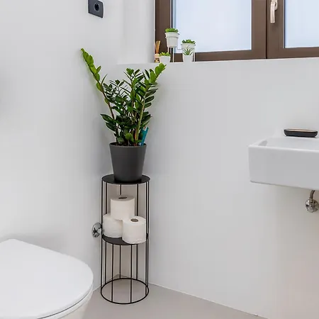 3 Bedroom Gorgeous In * Pula
