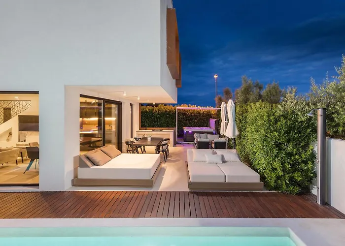 3 Bedroom Gorgeous In Prázdninový dům Pula