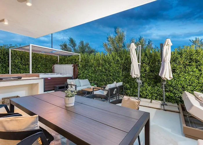 3 Bedroom Gorgeous In * Pula