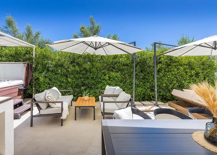 3 Bedroom Gorgeous In Prázdninový dům *