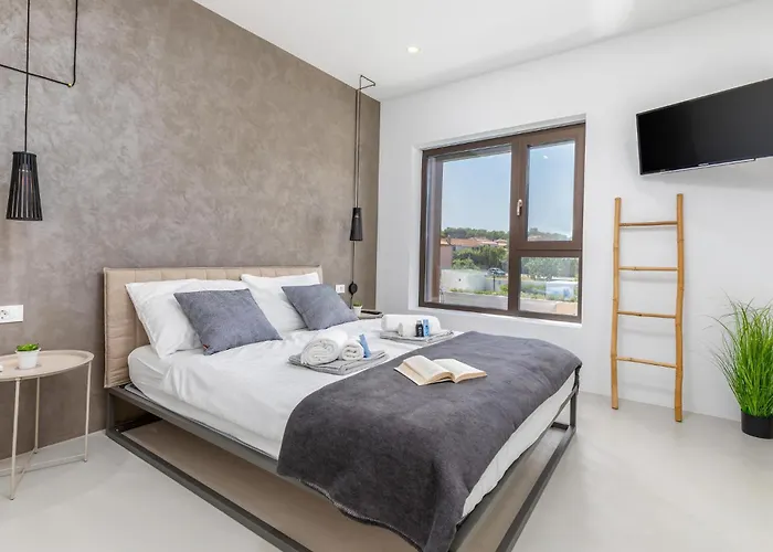 3 Bedroom Gorgeous In Prázdninový dům *