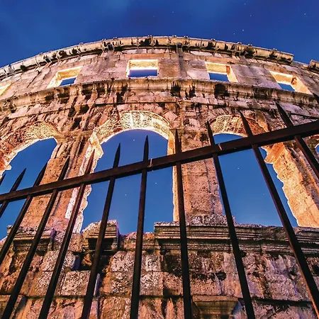 Luxurious In Pula